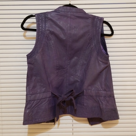 Veagan Leather Vest - Picture 4 of 5